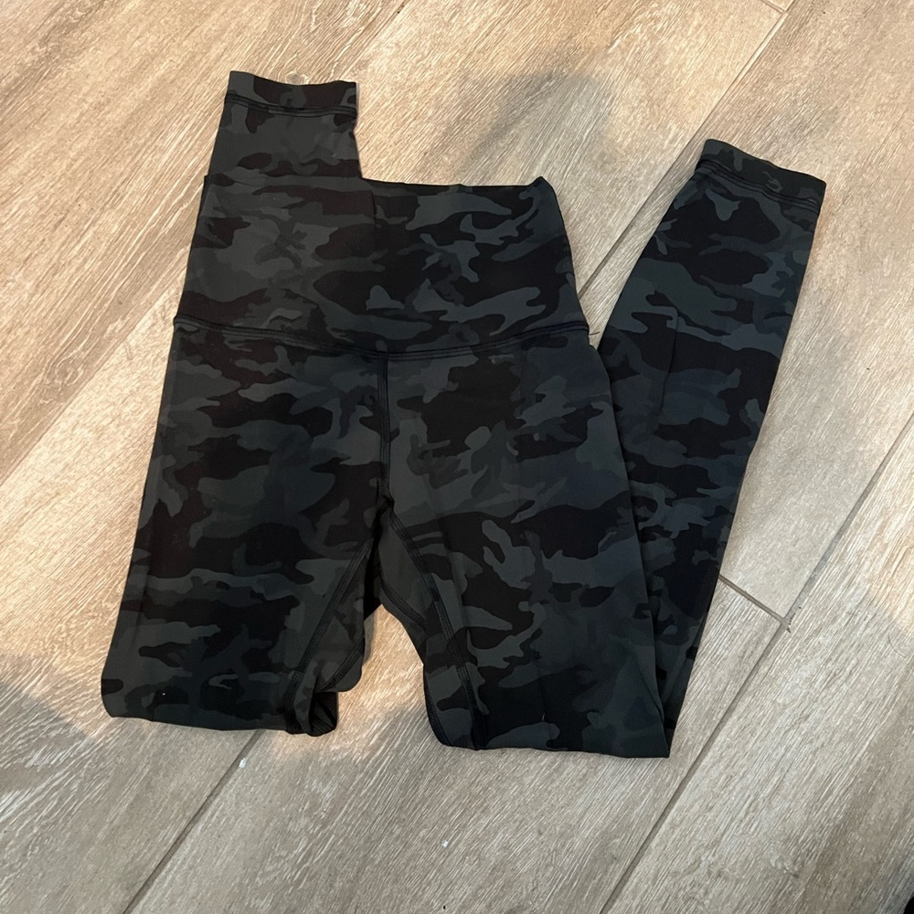 Lululemon align High-Rise Pant
25” Size 2